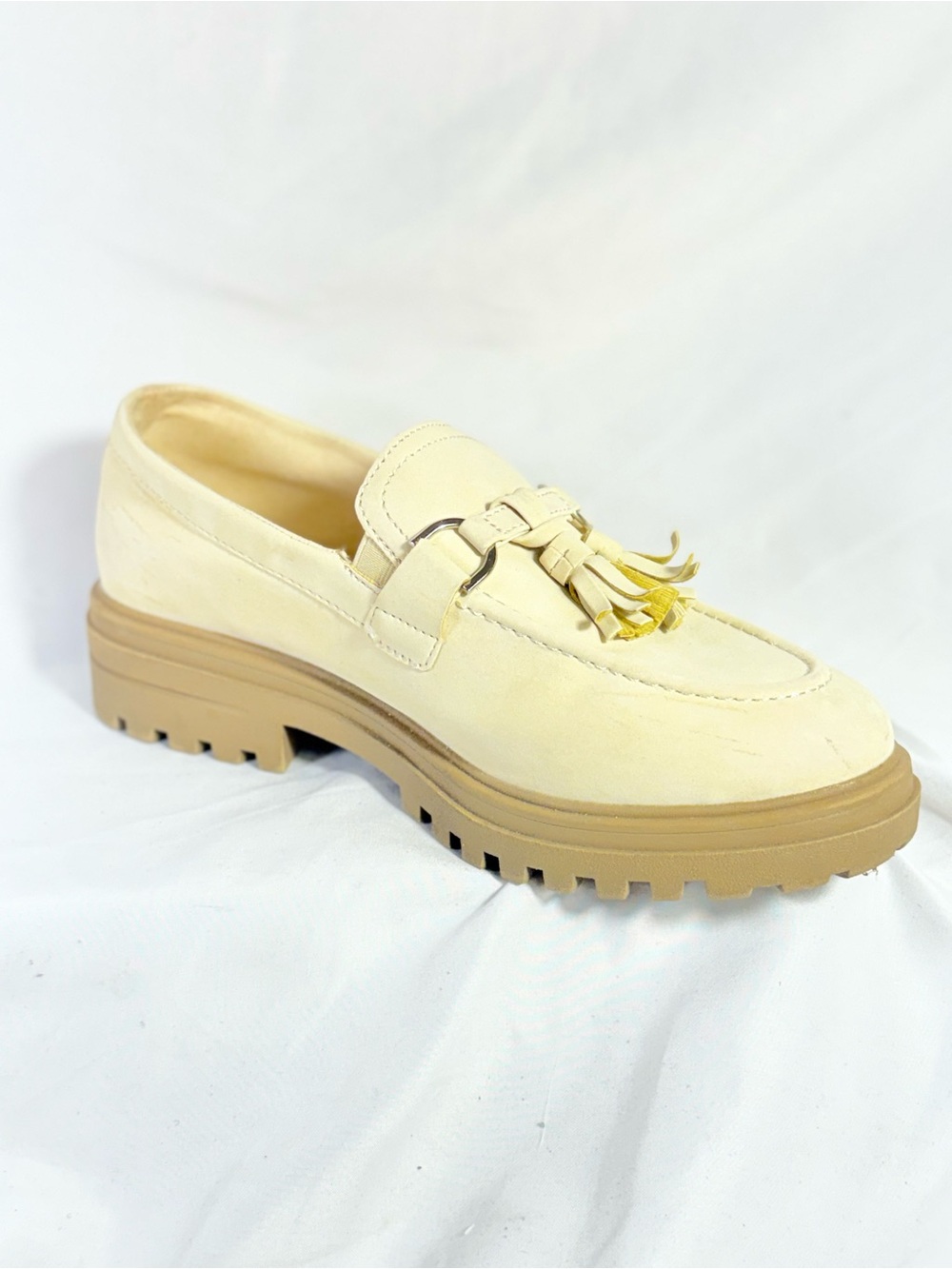 Serra Cream Tassel Lug-Sole Loafers size 8